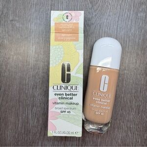 Clinique Clinical Vitamin Makeup Foundation SPF45 Light Cool 3